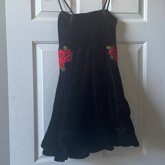 Vintage B. Darlin Black Embroidered Dress - Picture 5 of 6